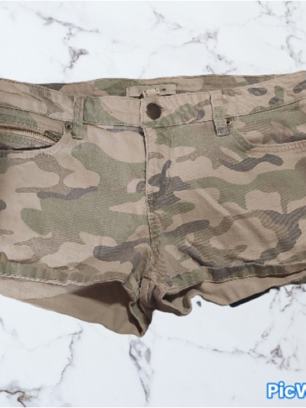 life in progress Camo Jean Shorts - Olive & Tan